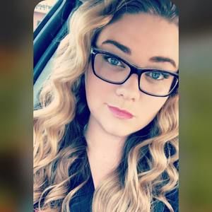 Meet your Posher, Alyssa